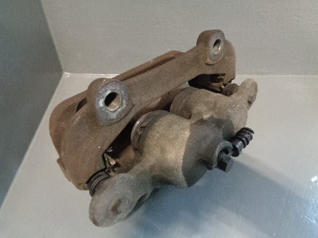Discovery 4 Brake Caliper Front Off Side Land Rover 2009