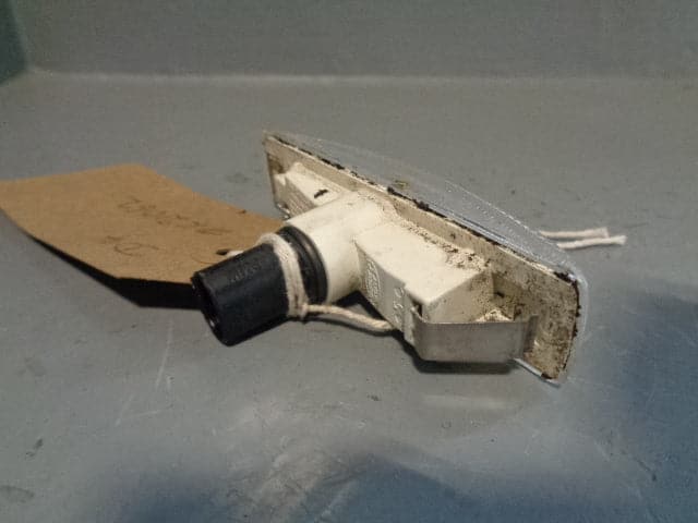 Discovery 4 Side Repeater Clear Indicator for Wing Land