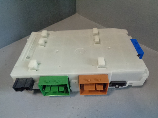 Freelander 2 2.2 TD4 Fuse Box Assembly BG9T-14D572-LA 2006