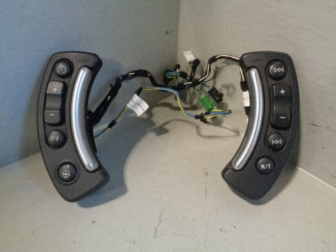 Range Rover L322 Stereo and Cruise Controls Steering Wheel Switches B09013