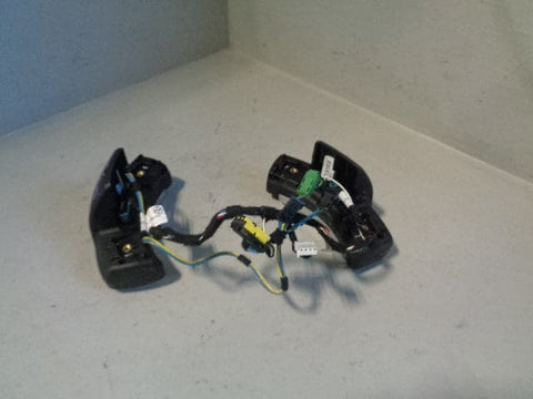 Range Rover L322 Stereo and Cruise Controls Steering Wheel Switches B09013