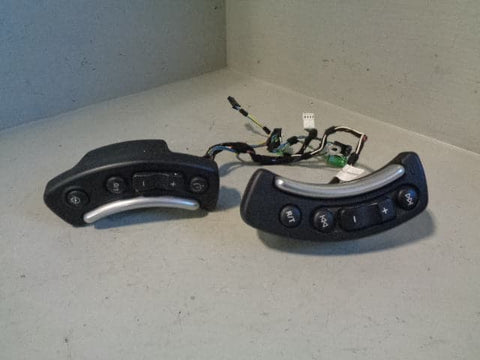 Range Rover L322 Stereo and Cruise Controls Steering Wheel Switches B09013