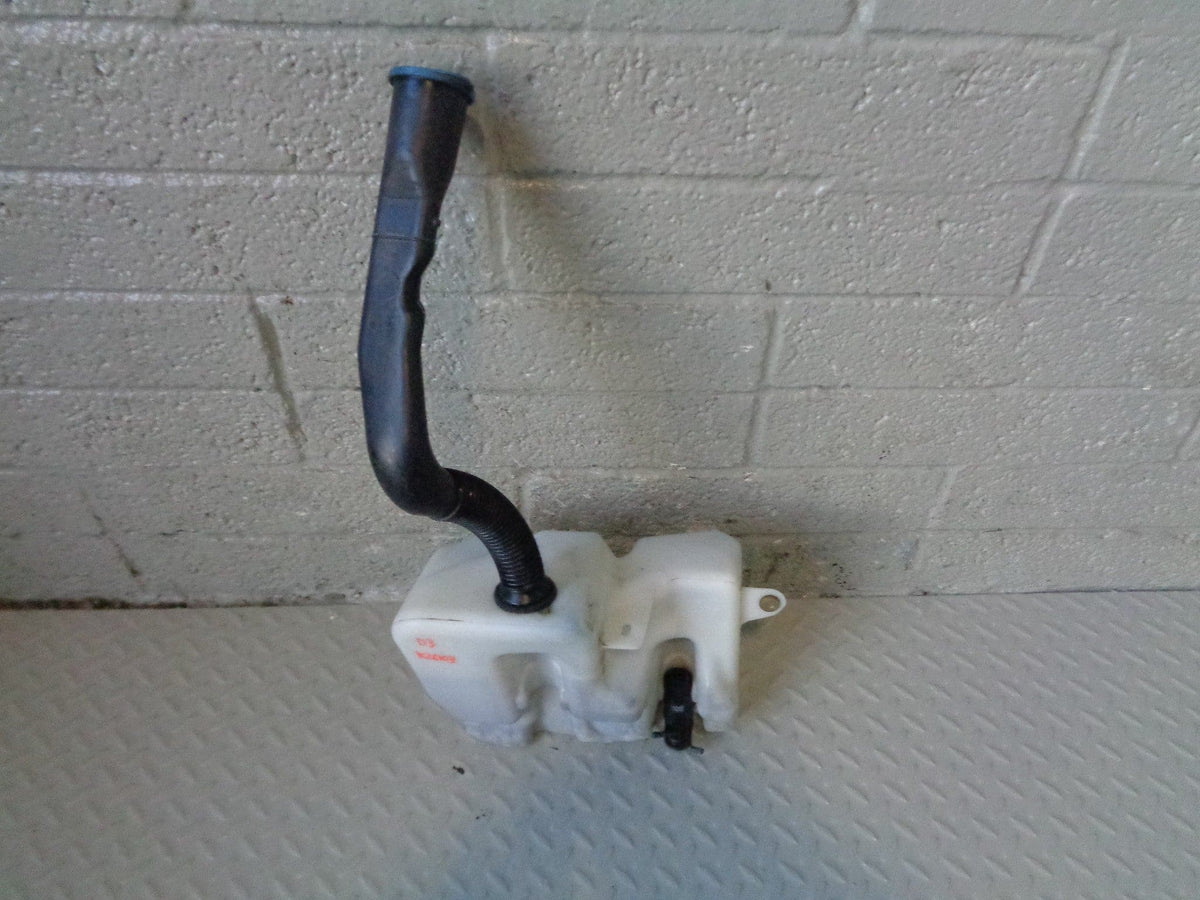 Discovery 3 Washer Bottle Neck and One Pump Land Rover 2004 to 2009