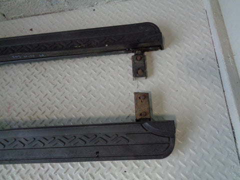 Discovery 2 Side Steps Pair Of Black Land Rover L318 1998 to 2004 R26014