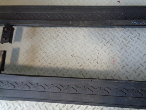 Discovery 2 Side Steps Pair Of Black Land Rover L318 1998 to 2004 R26014