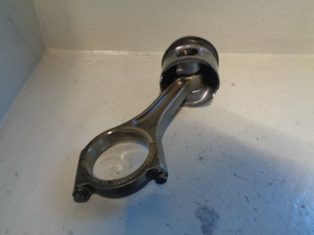 2.7 TDV6 Piston and Con Rod Land Rover Discovery 3 and Range