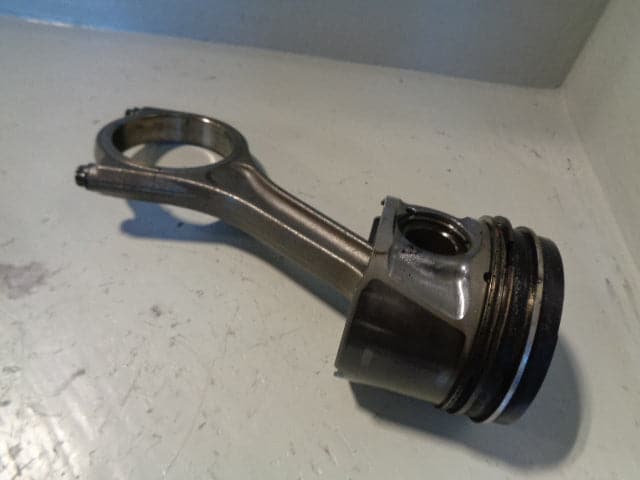 2.7 TDV6 Piston and Con Rod Land Rover Discovery 3 and Range