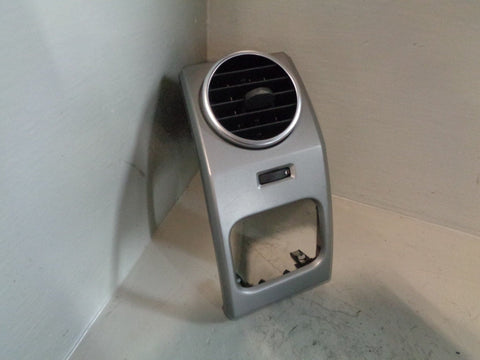 Discovery 3 Air Vent And Housing Off Side in Silver Land Rover 2007 to 2009