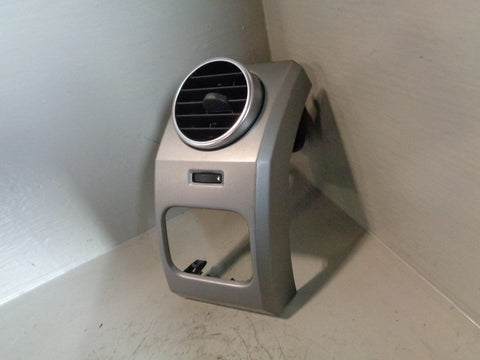 Discovery 3 Air Vent And Housing Off Side in Silver Land Rover 2007 to 2009