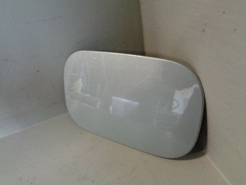 Discovery 3 Fuel Filler Flap in Arctic Frost Land Rover 2004 to 2009