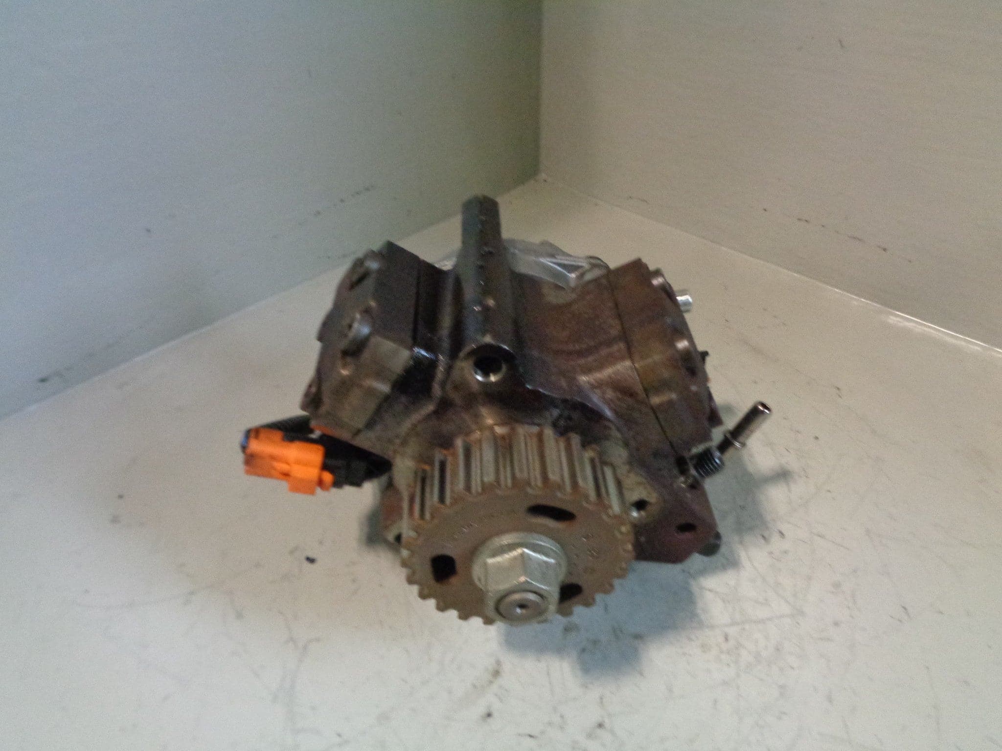 Injector Fuel Pump High Pressure 2.7 TDV6 7H2Q-9B395-CG Land Rover Eur ...