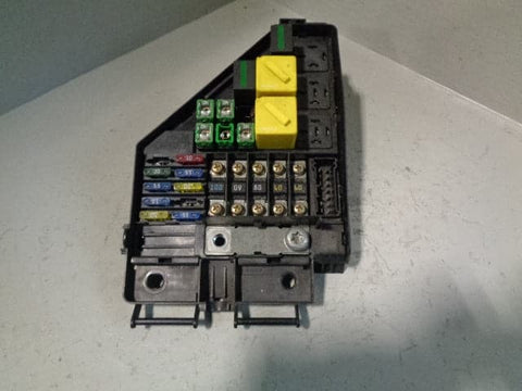Freelander 1 Fuse Box Engine Bay 2.0 TD4 YQE000380 Land Rover 2001 to 2006 no lid