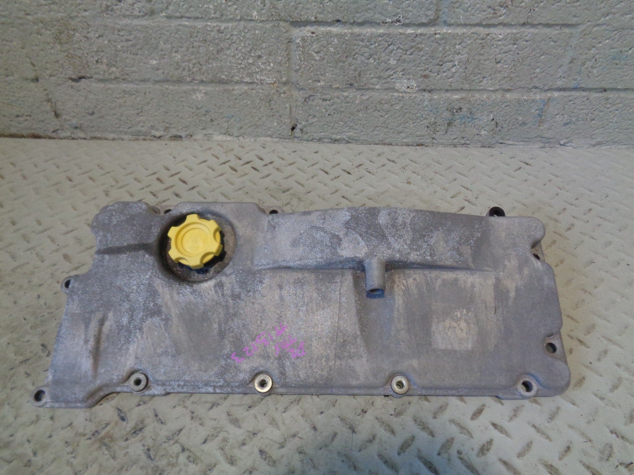 Discovery 2 Engine Rocker Cover 2.5 TD5 LRD000010 Land Rover 1998 to 2 ...