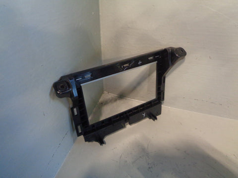 Range Rover Sport Sat Nav Screen Surround Trim CH32-044H94 2009 to 2013 B07113