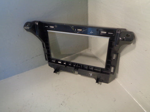 Range Rover Sport Sat Nav Screen Surround Trim CH32-044H94 2009 to 2013 B07113