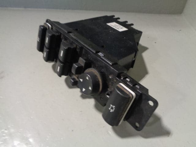 Range Rover L322 Window Switch Pack Off Side Front