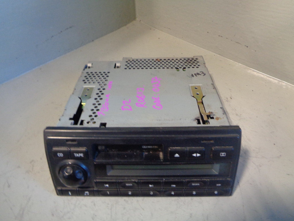 Discovery 2 Stereo Head Unit Radio Cassette Player XQD000110PUY Alpine R08113
