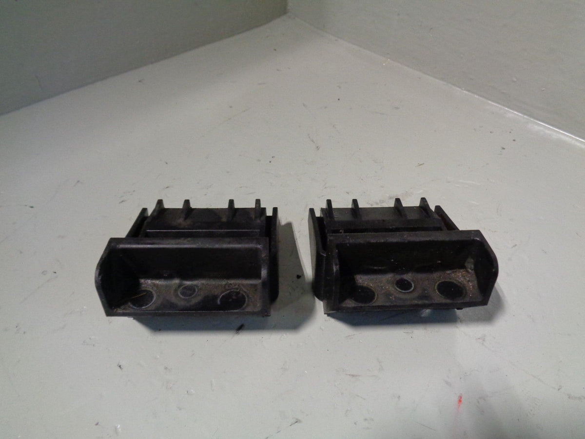 Range Rover L322 Radiator Mount Brackets Pair of 3.6 TDV8 2006 to 2009