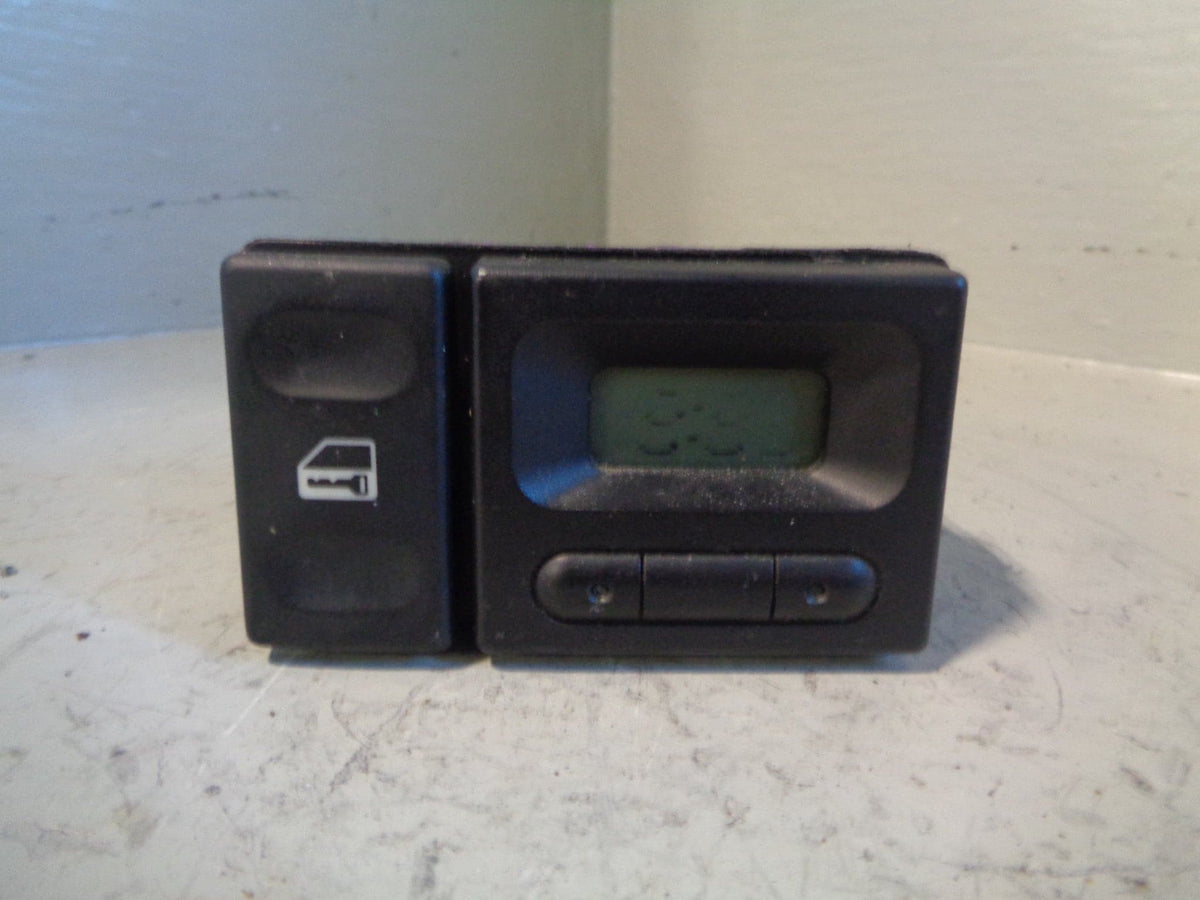 Discovery 2 Clock Central Locking Button Black YFB100500PUY 2002 to 2004