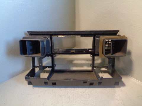 Discovery 2 Centre Air Vents Dashboard Panel Black Land Rover 2002 to 2004