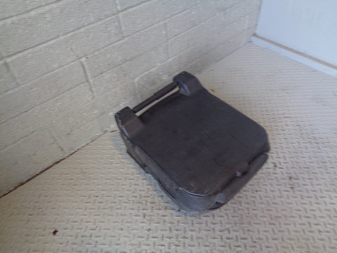 Discovery 2 Dickie Seat Black Leather 3rd Row Off Side Land Rover 1998 to 2004