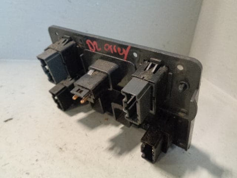 Discovery 2 Electric Window Switch Pack Grey 1998 to 2002 Land Rover (No Facia)