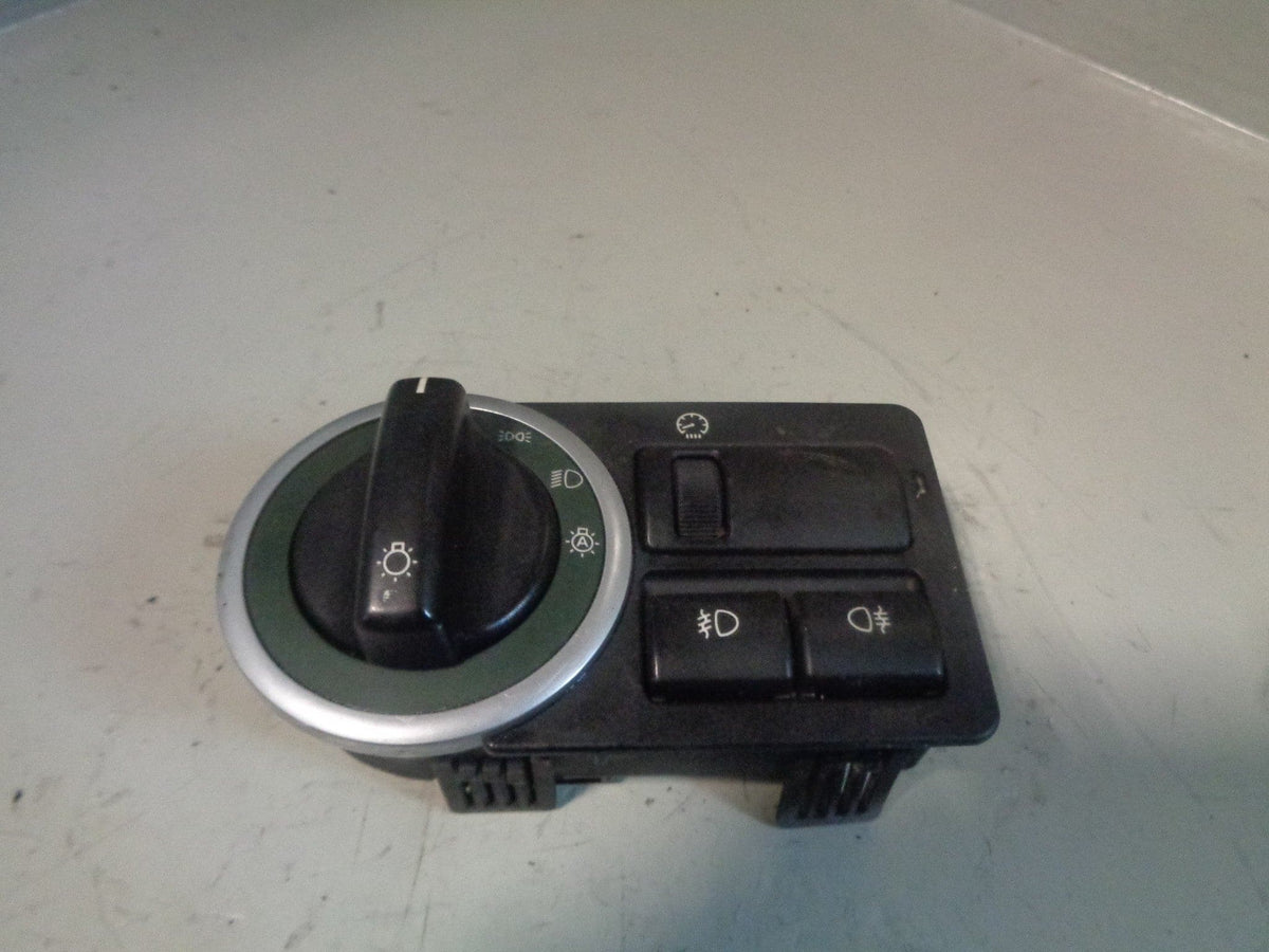 Range Rover L322 Headlight Switch Controls Green Surround YUD500880PUY