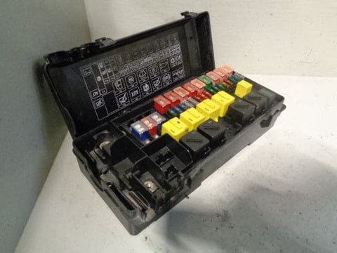 Discovery 2 Under Bonnet Fuse Box TD5 Land Rover YQE103800 1998 to 2004