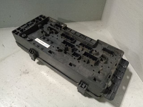 Discovery 2 Under Bonnet Fuse Box TD5 Land Rover YQE103800 1998 to 2004
