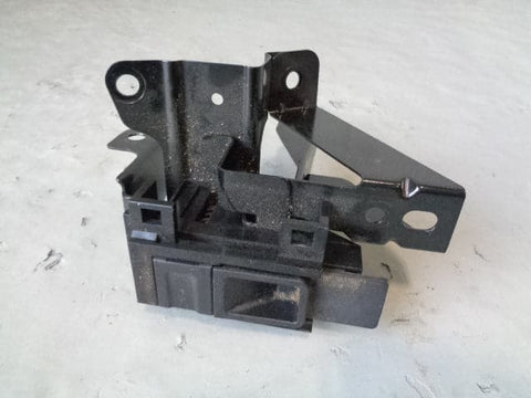 Discovery 3 Rear Seat 3rd Row Bracket Mount with Fittings Land Rover K13122