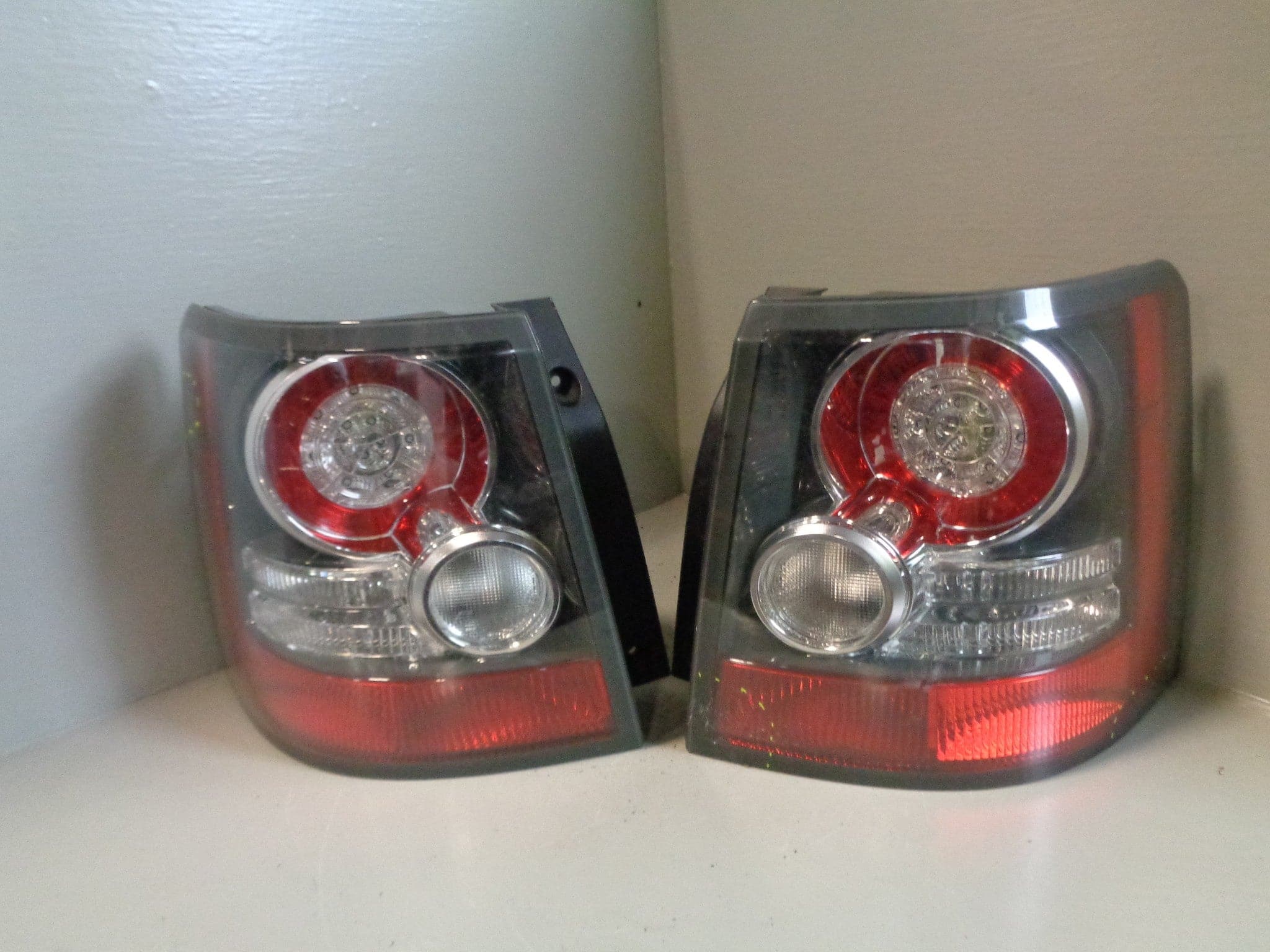 Land Rover Rear Lights Round Range Rover Sport Rear Tail Lights Pair LED Aftermarket L320 2005 to 2 ...