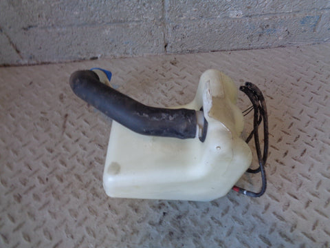 Freelander 1 Washer Bottle Windscreen 2 x Pumps Land Rover 1998 to 2006