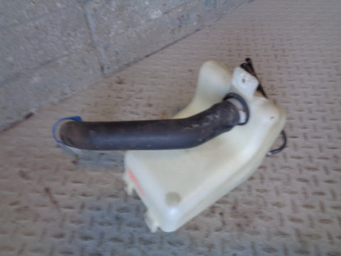 Freelander 1 Washer Bottle Windscreen 2 x Pumps Land Rover 1998 to 2006