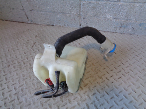 Freelander 1 Washer Bottle Windscreen 2 x Pumps Land Rover 1998 to 2006