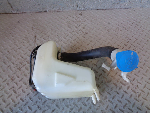 Freelander 1 Washer Bottle Windscreen 2 x Pumps Land Rover 1998 to 2006