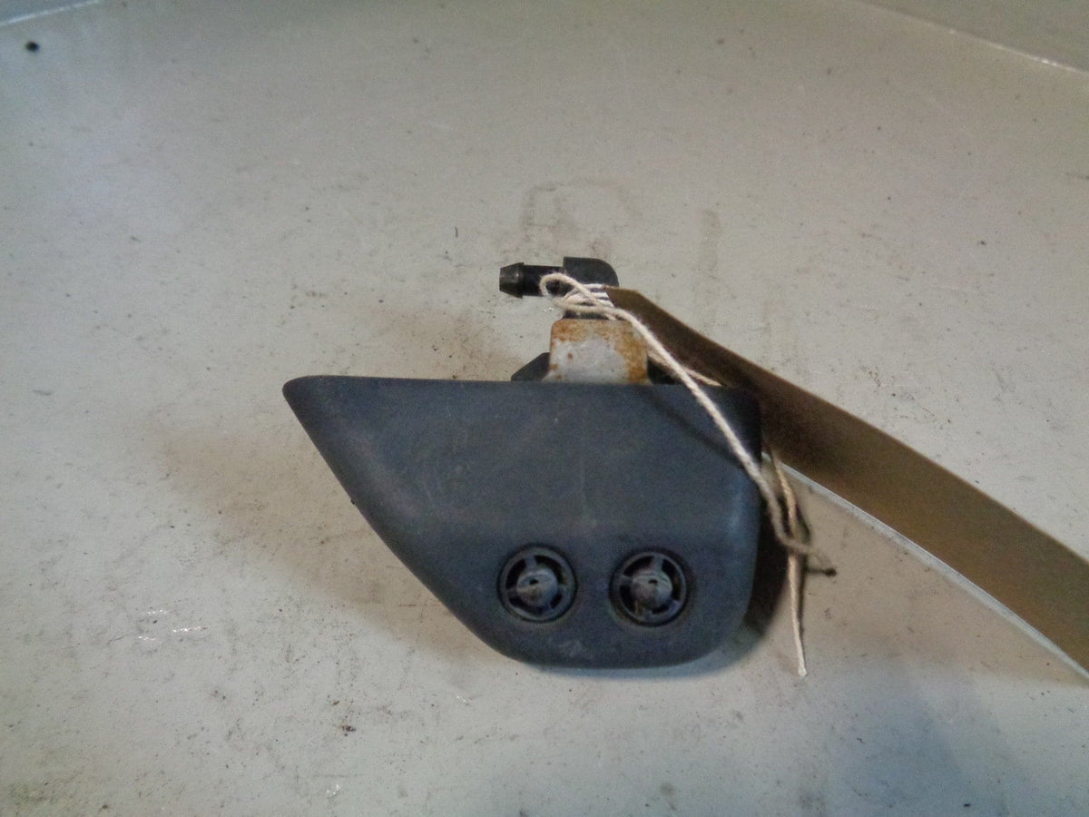 Freelander 2 Headlight Washer Jet Nozzle Front Bumper Off Side Right Land Rover