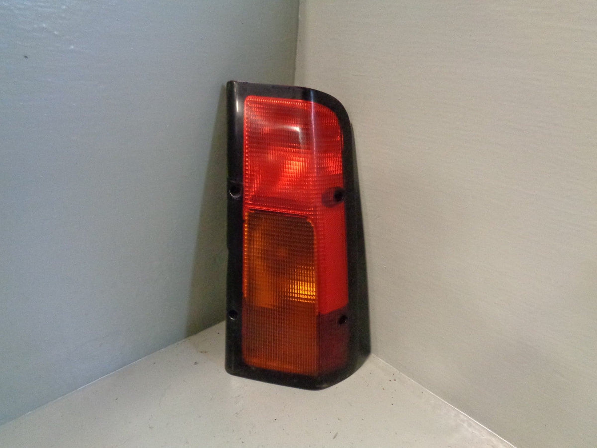 Discovery 2 Rear Light Upper Facelift Off Side Right Land Rover 2002 to 2004