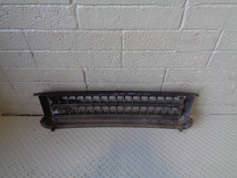 Discovery 2 Front Grille Pre-Facelift Land Rover Adventurer Edition 1998 to 2002
