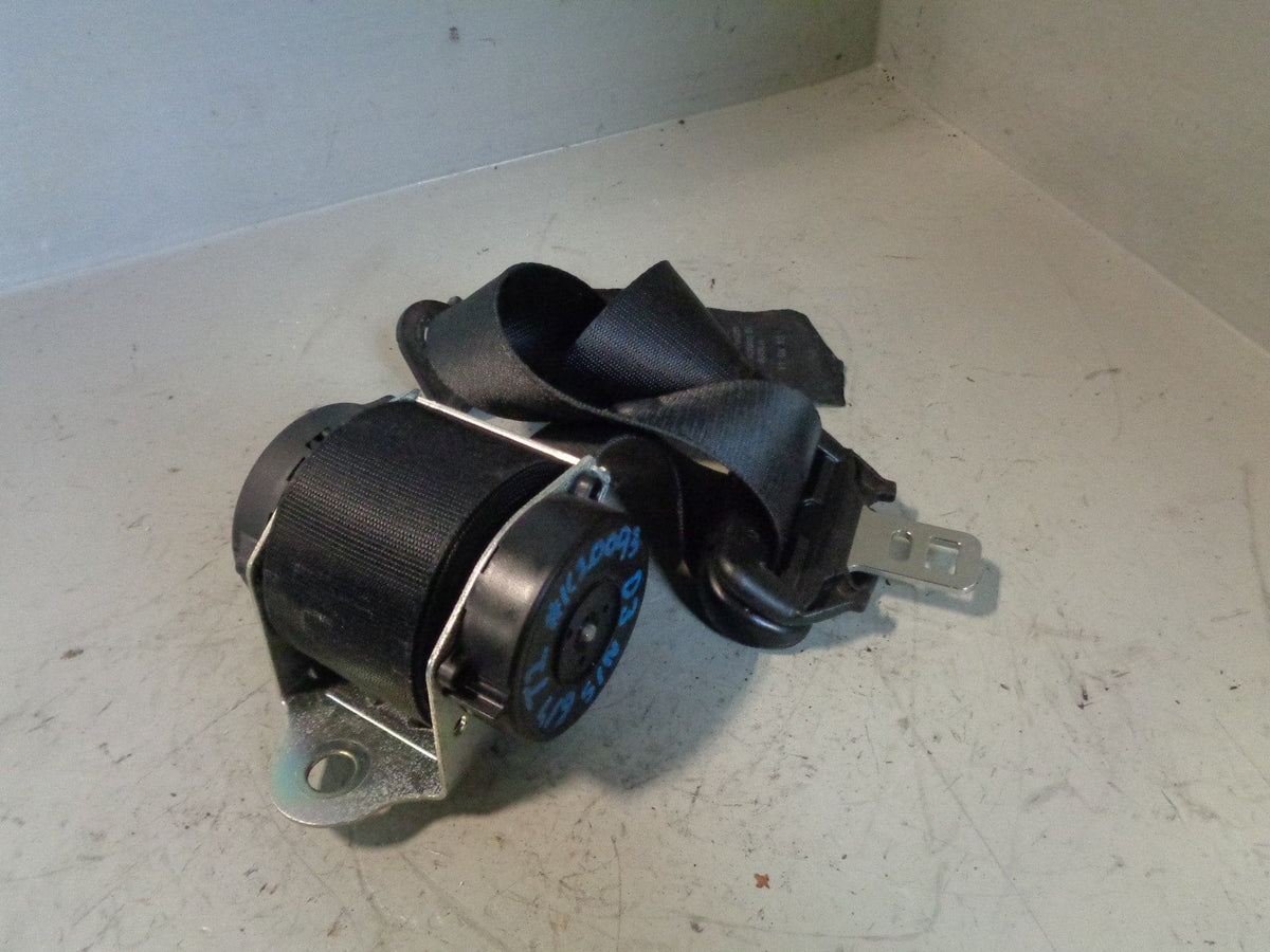 Discovery 3 Seat Belt 3rd Row Near Side Rear in Black Type 2 2004 to 2007