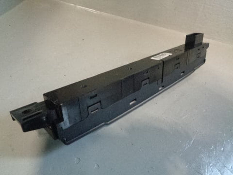 Range Rover Sport Control Switch Panel Hazard YUL501360 Land Rover L320