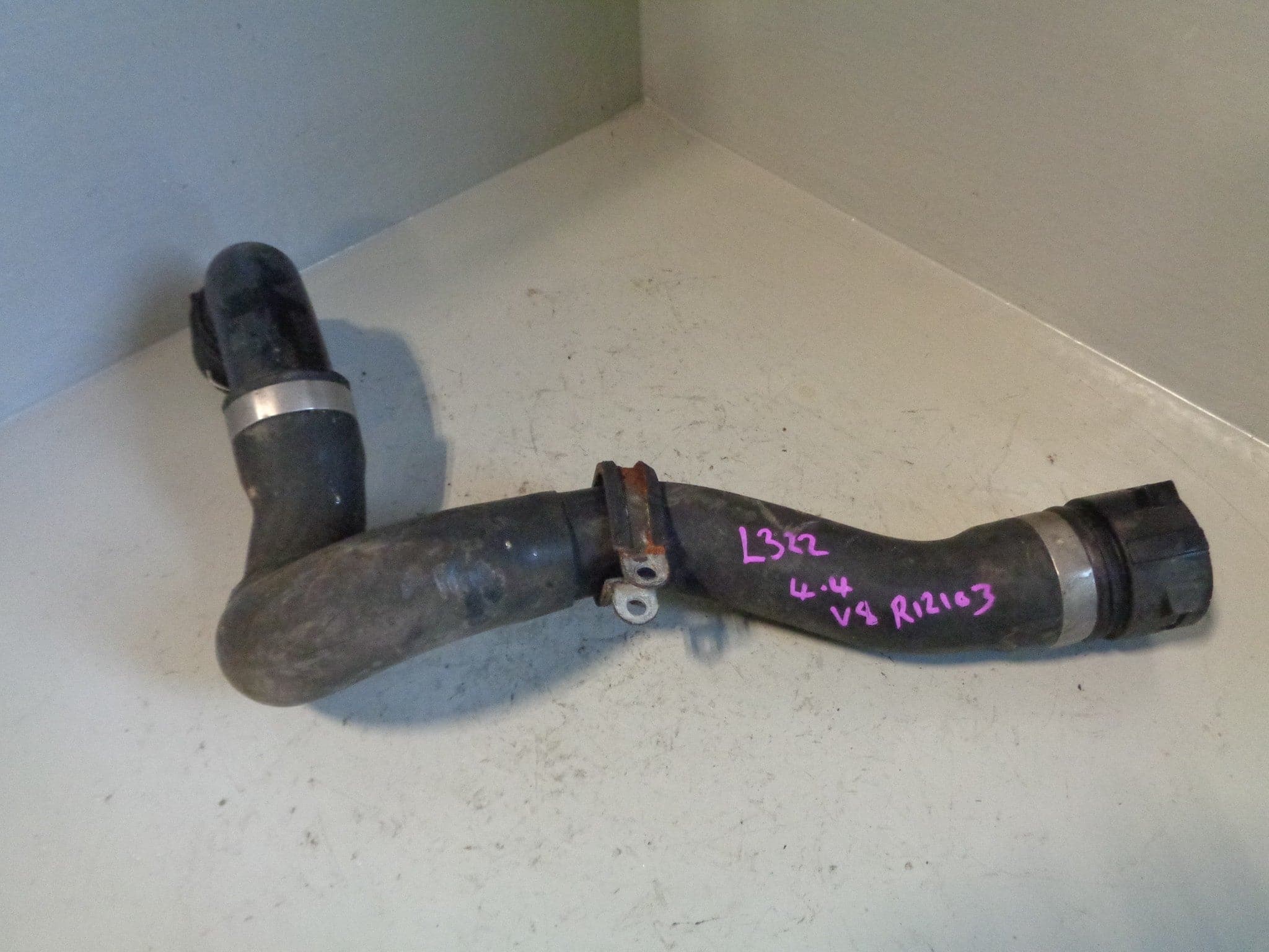 Range Rover L322 Radiator. Parts Range Rover L322 Radiator Lower Pipe Hose 4.4 V8 M62 2002 to 2006 ...