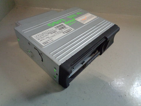 Range Rover L322 CD Multi Changer XQE500560 6 Disc Clarion 2005 to 2010