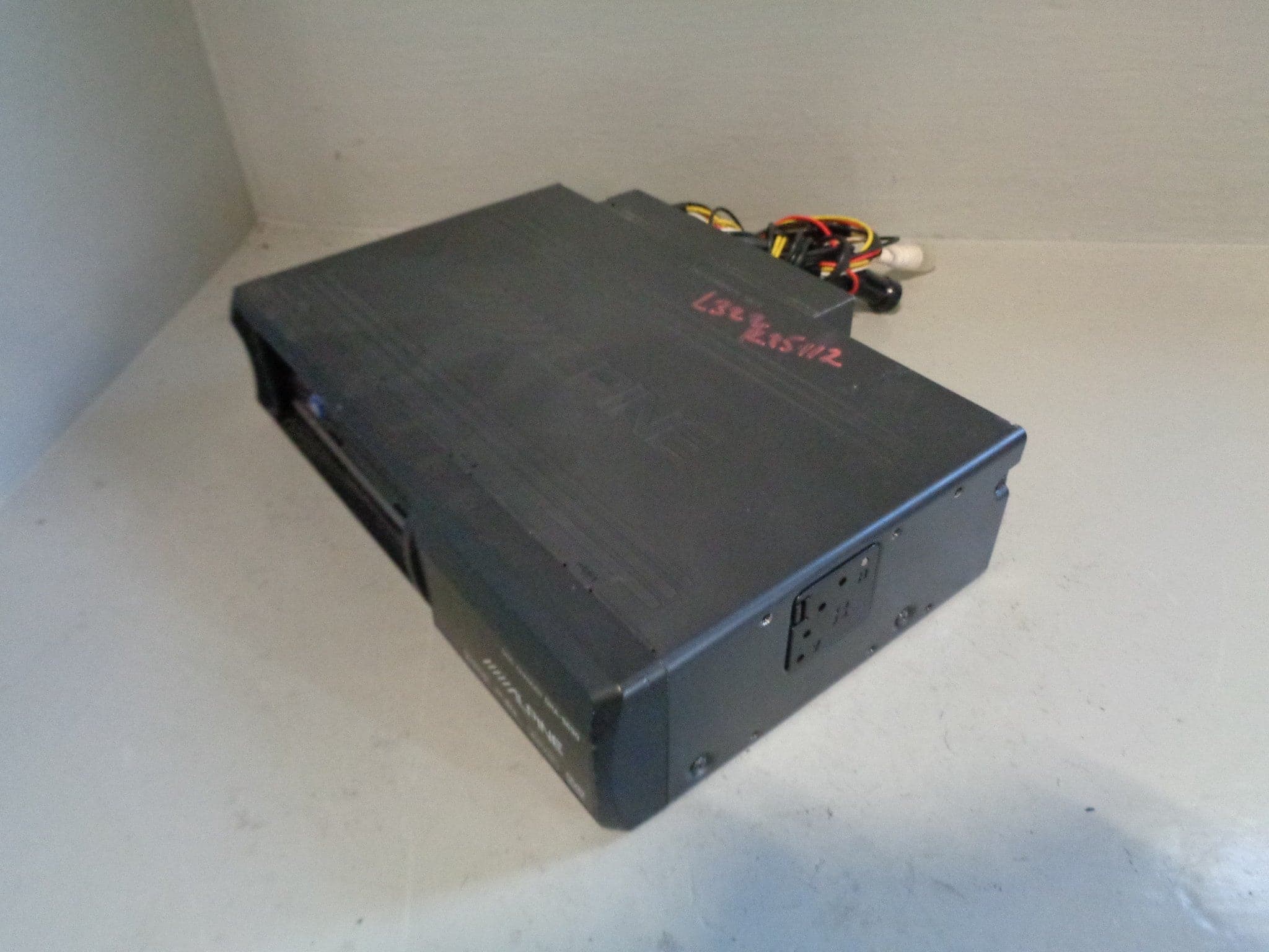 Alpine DVD CD-R 6 Disc Multi-Changer DHA-S690 Range Rover