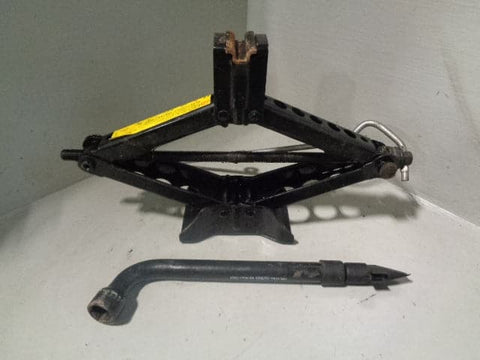 Freelander 2 Scissor Jack with Handle and Wheel Brace Land Rover 2006 to 2014