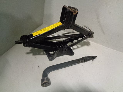 Freelander 2 Scissor Jack with Handle and Wheel Brace Land Rover 2006 to 2014