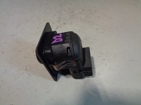 Discovery 2 Electric Mirror Adjust Switch for Power Fold Land Rover 1998 to 2004
