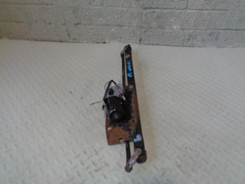 Discovery 2 Front Wiper Motor and Linkage DKD100620 Land Rover R17014