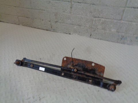 Discovery 2 Front Wiper Motor and Linkage DKD100620 Land Rover R17014