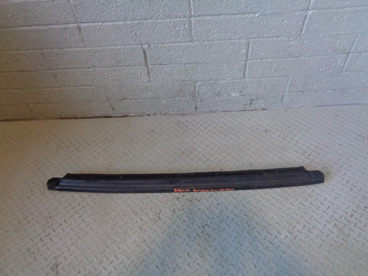 Freelander 1 Window Rubber Weather Seal Tailgate Rear Lower Land Rover