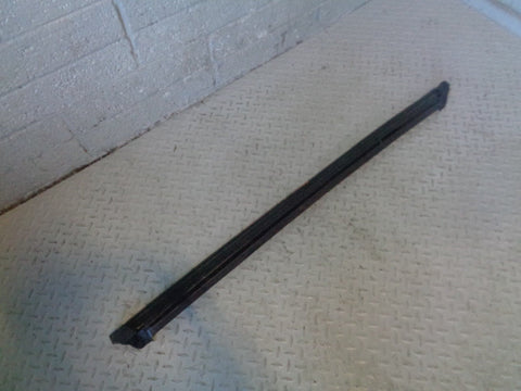 Freelander 1 Window Rubber Weather Seal Tailgate Rear Lower Land Rover